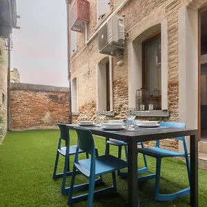  Apartment Castello With Garden R&r